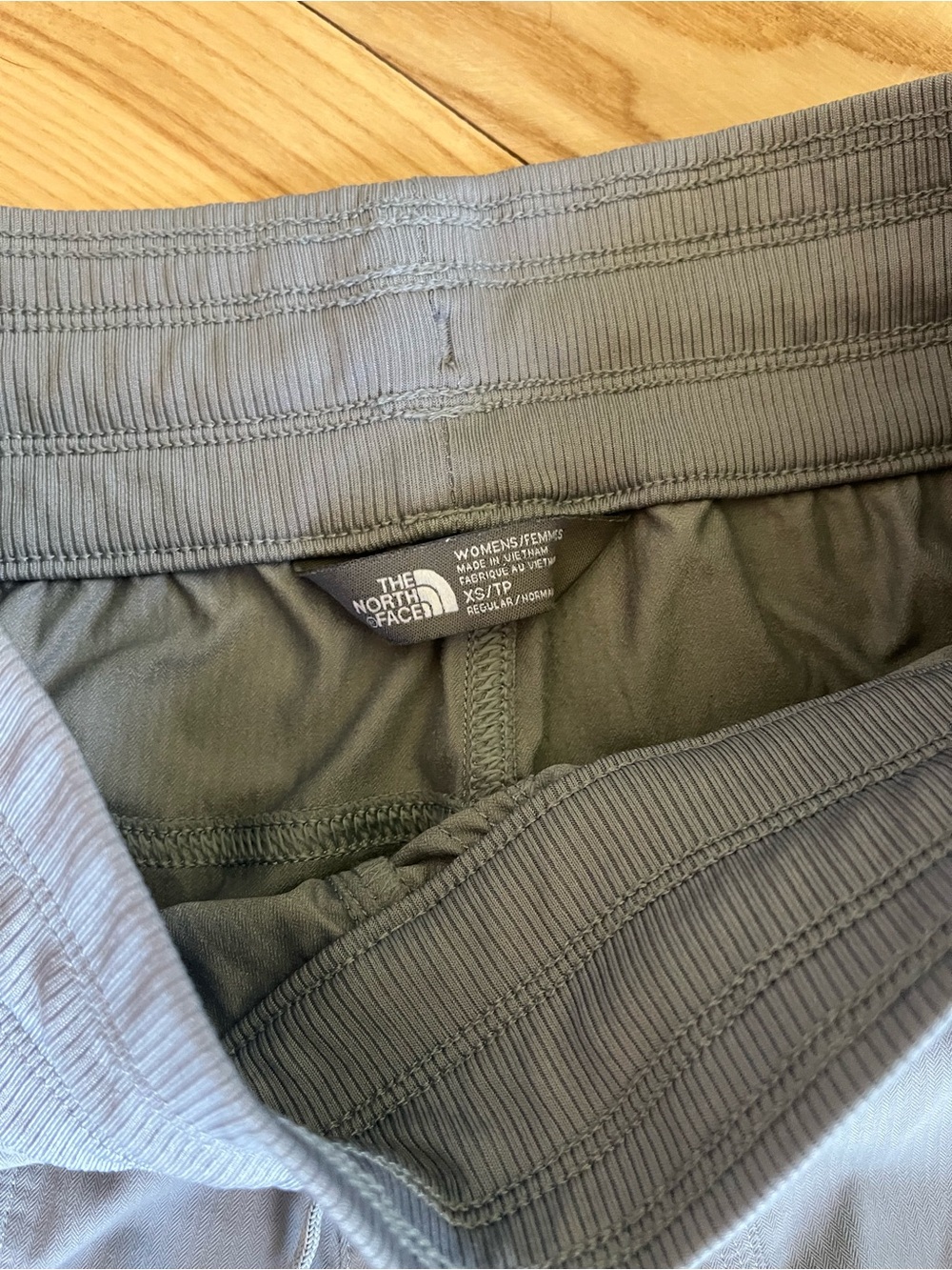 The North Face Aphrodite 2.0 Gray Pants and Capris - Picture 2 of 10